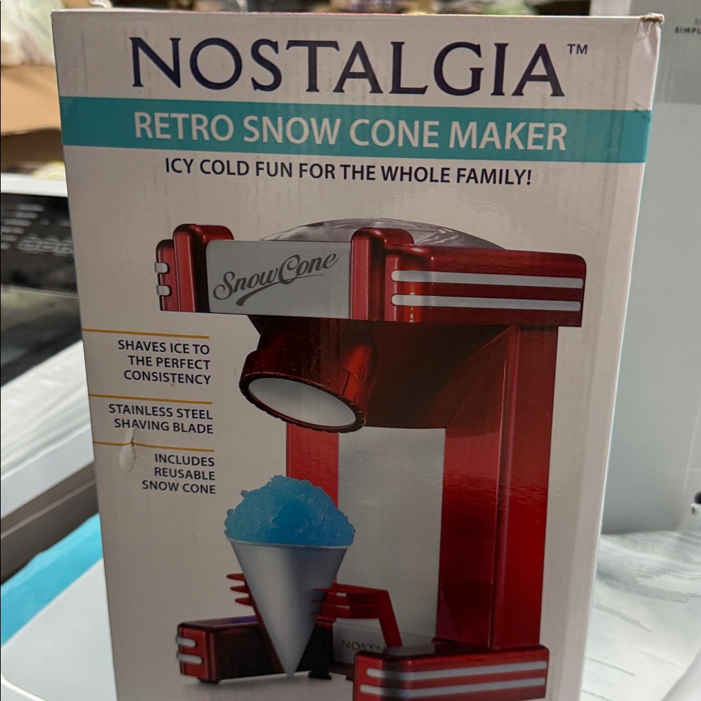 Nostalgia Red Retro Snow Cone Maker